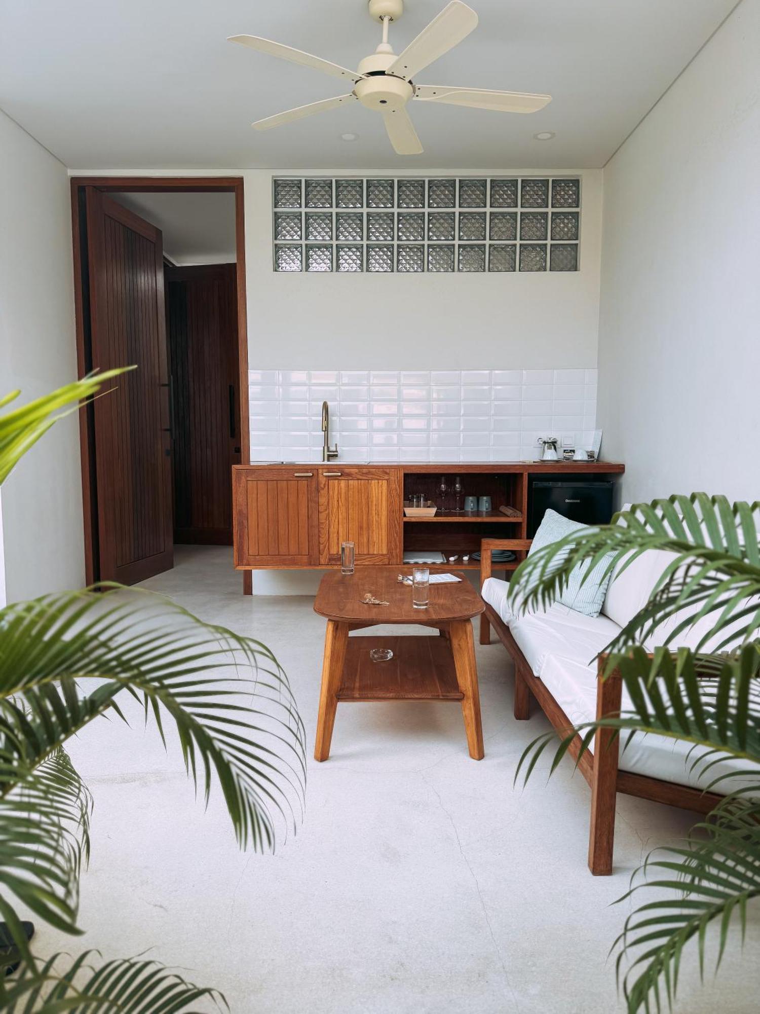 Neptune Studios Adults Only Gym And Recovery Access Kuta  Eksteriør billede
